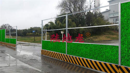 甘孜州康定市高海拔项目成都陆地龙现货供应3.0米高彩钢围挡板施工注意事项